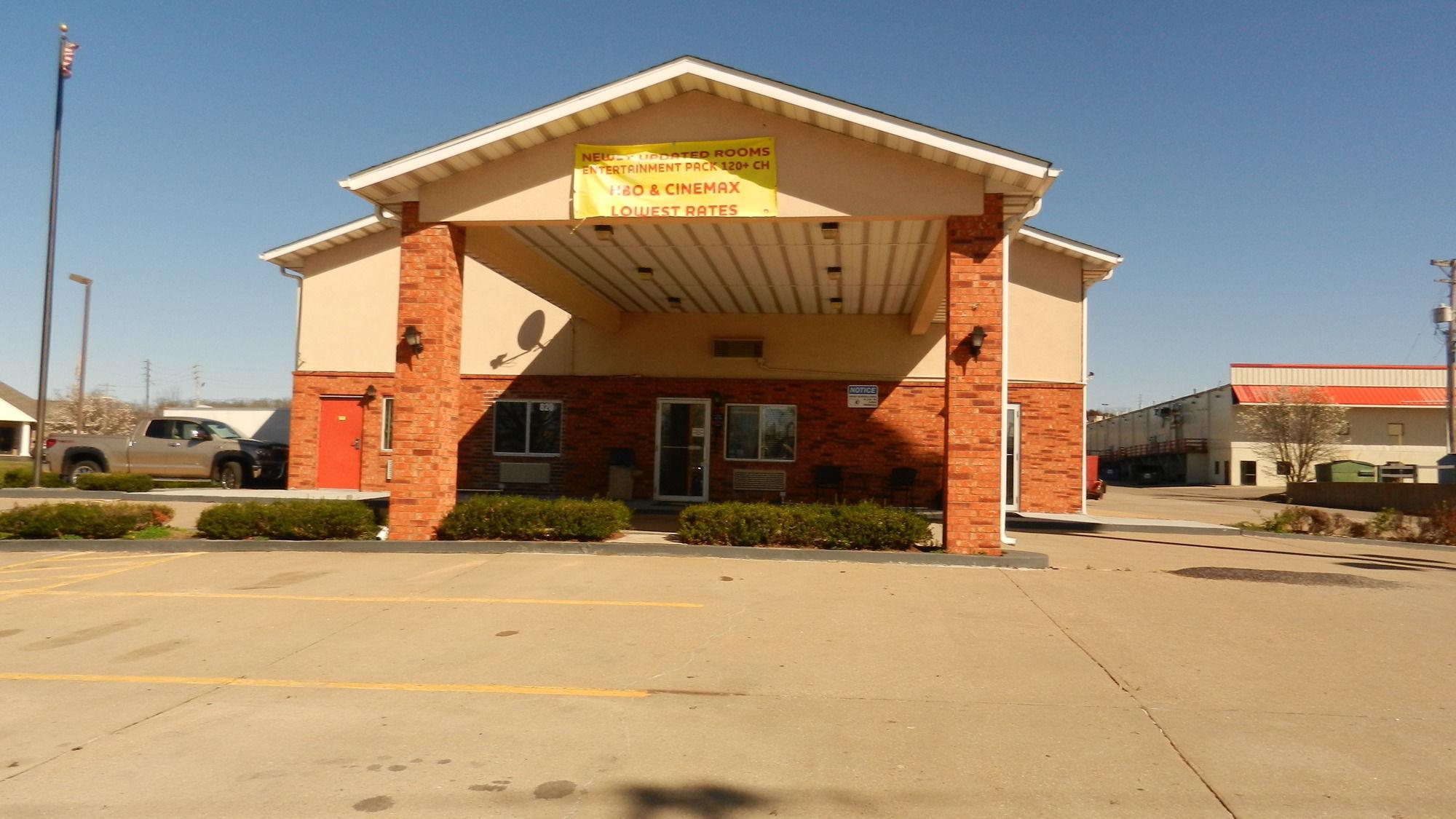 Super 8 By Wyndham Potosi Hotel Exterior photo